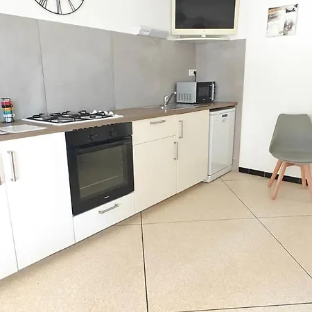 VILLA PLEIN SUD-Piscine-Spa-Climatisation-Parking privé-calme et détente-2